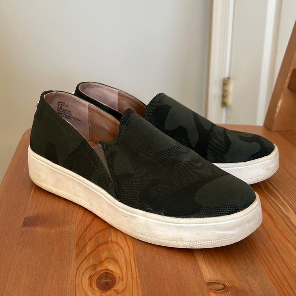 Steve Madden Platform Slip on shoes
